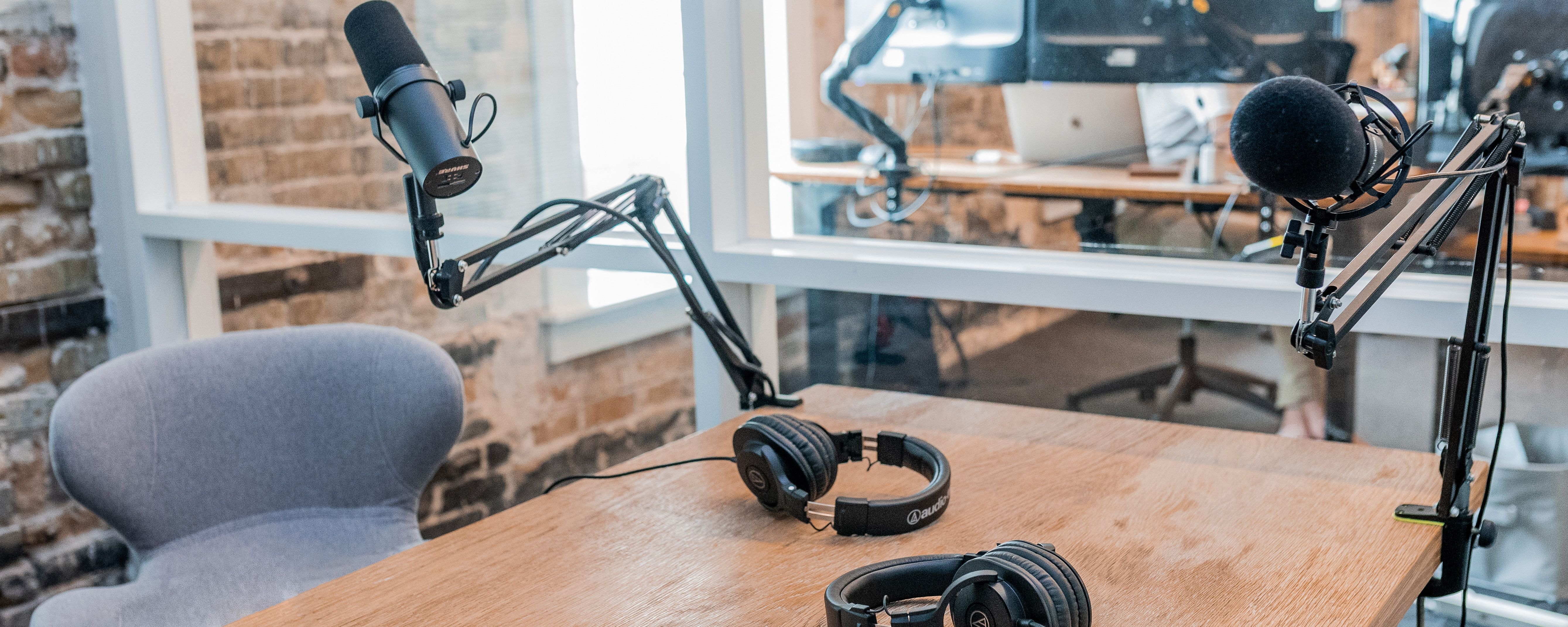 How to Start a Successful Podcast: A Complete Guide