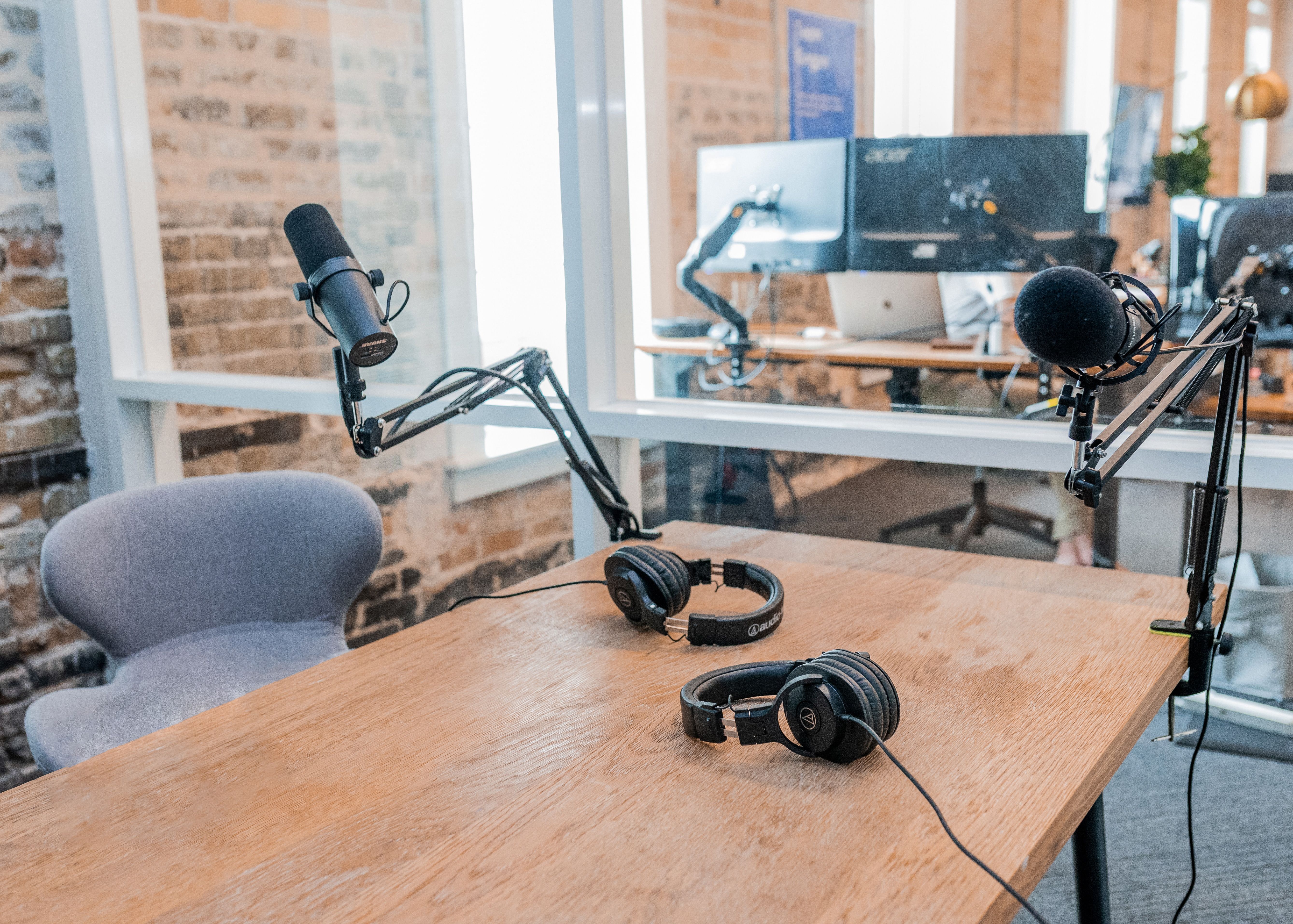 How to Start a Successful Podcast: A Complete Guide