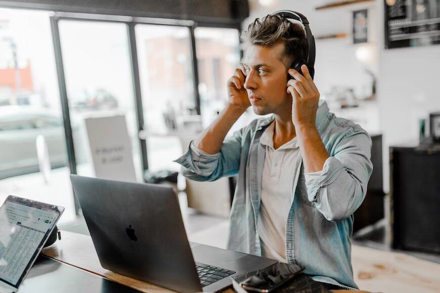 Subtitles for E-learning: How to Make Online Courses More Engaging