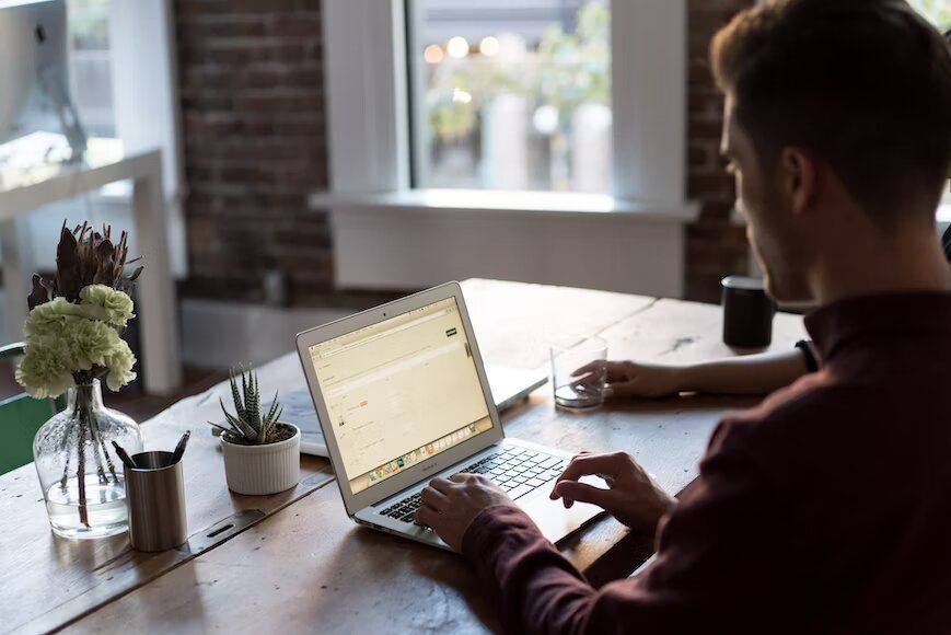 Subtitles for E-learning: How to Make Online Courses More Engaging
