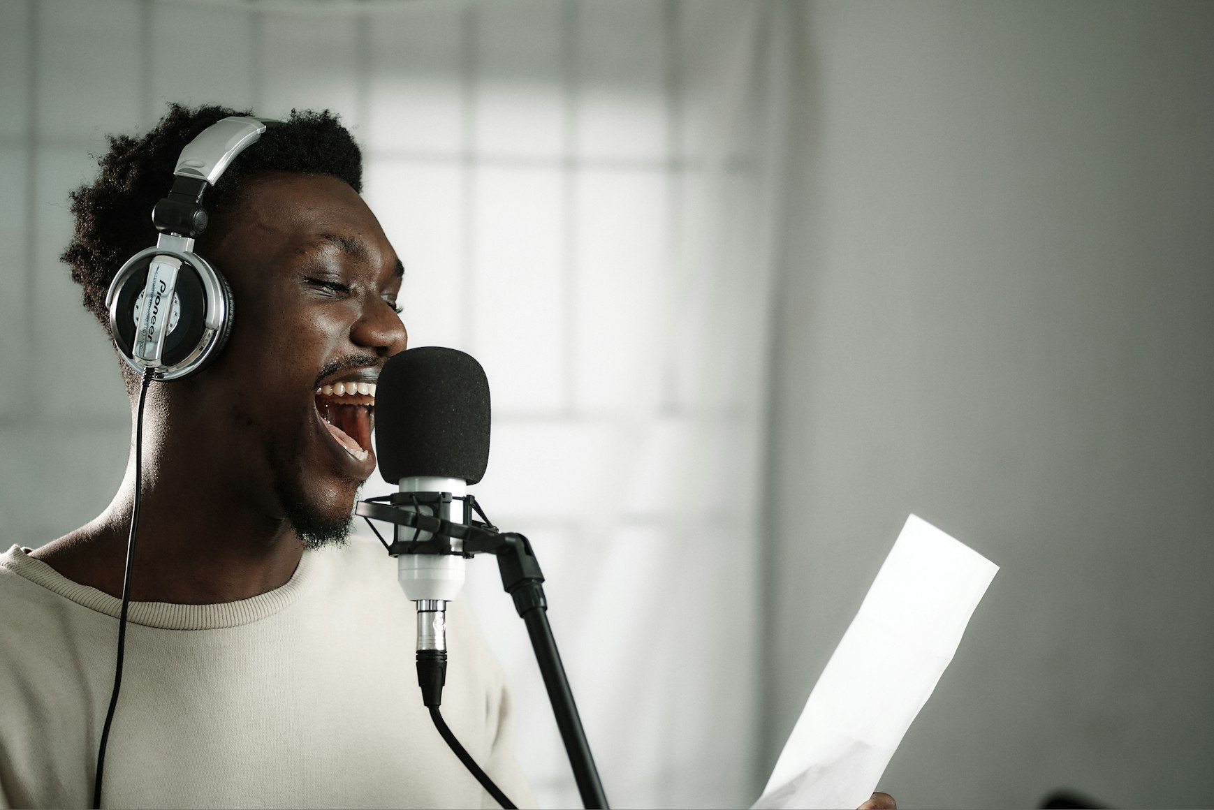 Human voiceovers draw on personal traits, subtle feelings, and creative rendition to effectively deliver audio content that is relatable and emotionally piercing