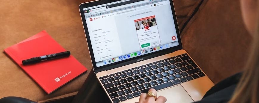 How to Organize a Zoom Webinar: A Comprehensive Guide