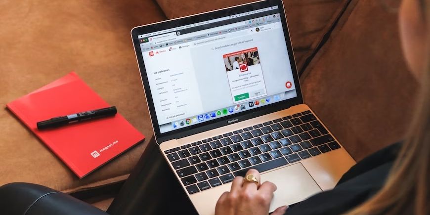 Cómo organizar un seminario web de Zoom: Una guía completa