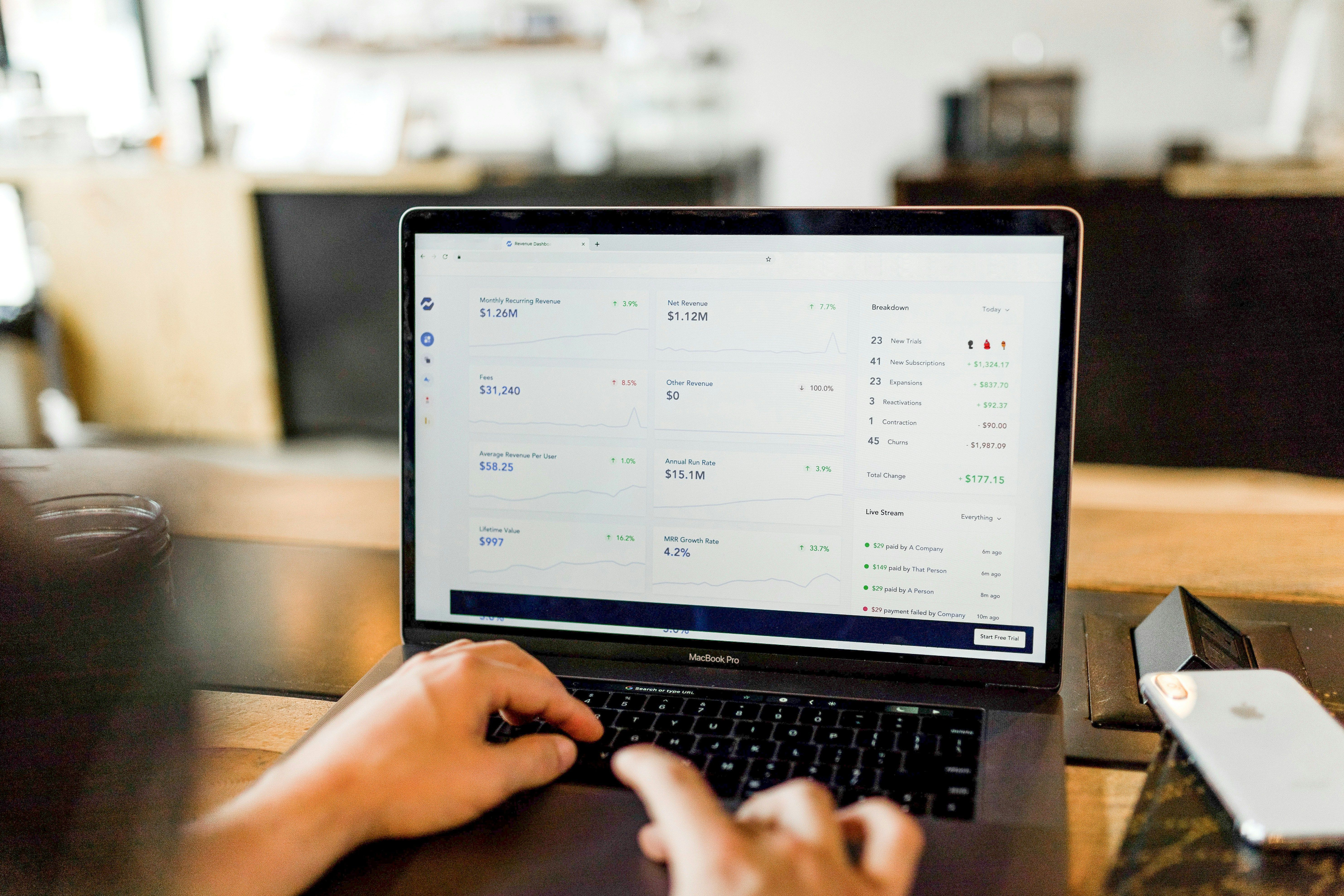 Convertir l'audio en texte: 3 méthodes faciles pour les entreprises SaaS