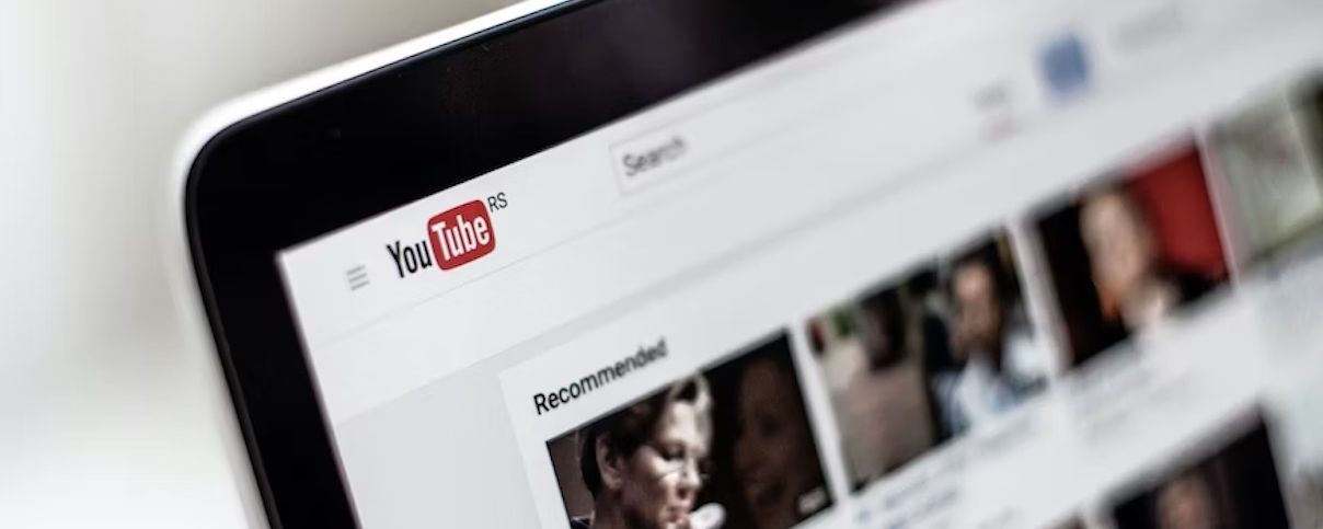 Maîtriser les sous-titres pour YouTube : Un guide pour les équipes médias et de contenu