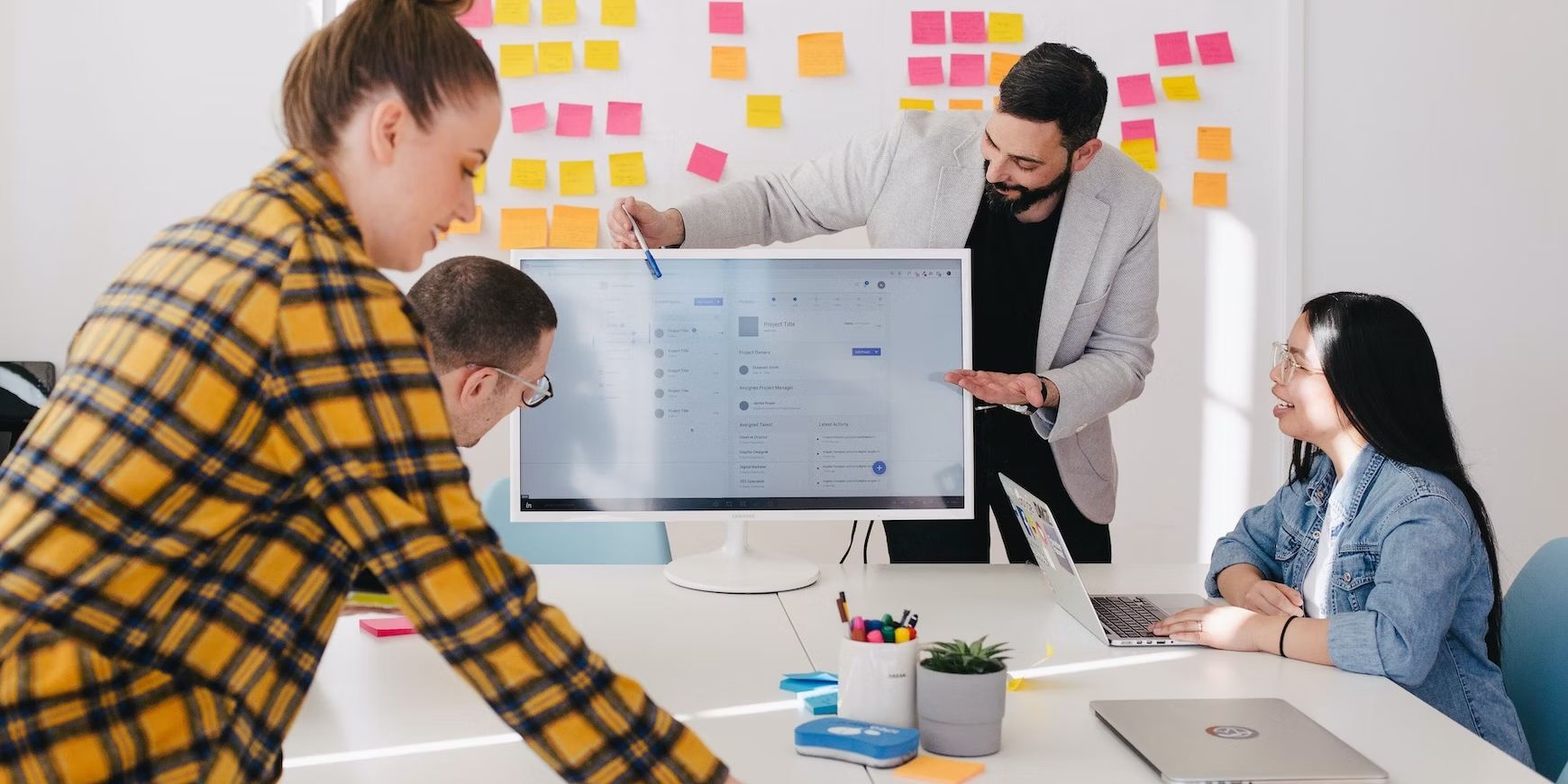 Faciliter le travail d'équipe : sous-titrage et légendage collaboratifs