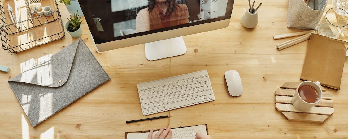 Quelles sont les meilleures applications pour transcrire une réunion Zoom?