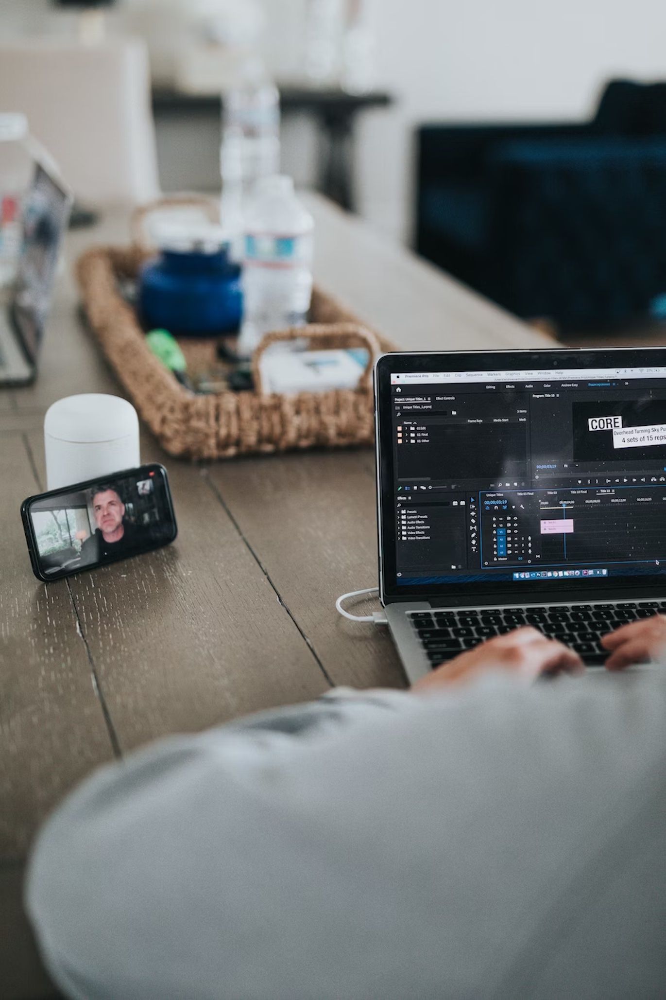 Comment traduire des voix à partir d'un enregistrement vidéo Zoom : Débloquer la communication multilingue avec une technologie de pointe Dans un monde de plus en plus interconnecté, les réunions virtuelles sont devenues la norme, permettant aux professionnels de divers endroits de collaborer de manière transparente. Zoom, une plateforme de visioconférence de premier plan, a joué un rôle crucial dans le comblement des écarts géographiques. Cependant, avec des participants parlant différentes langues, il est de plus en plus nécessaire de traduire les voix à partir d'un enregistrement vidéo Zoom pour assurer une communication et une collaboration efficaces. Dans cet article, nous explorerons le processus de traduction des voix à partir d'un enregistrement vidéo Zoom et vous présenterons des outils innovants comme Happy Scribe qui peuvent rendre cette tâche sans effort. Étape 1 : Enregistrement de votre réunion Zoom Avant de pouvoir commencer à traduire les voix à partir d'un enregistrement vidéo Zoom, il est essentiel de s'assurer que la réunion est enregistrée. La fonction d'enregistrement de Zoom capture à la fois le contenu audio et vidéo, préservant l'essence de vos interactions virtuelles. Voici comment vous pouvez initier l'enregistrement : Lancez ou rejoignez une réunion Zoom : Lancez l'application Zoom et lancez ou rejoignez la réunion que vous souhaitez enregistrer. Activez l'enregistrement : Une fois la réunion en cours, localisez le bouton "Enregistrer" en bas de la fenêtre Zoom et cliquez dessus. Un indicateur d'enregistrement rouge apparaîtra, indiquant que la réunion est en cours d'enregistrement. Menez votre réunion : Menez votre réunion comme d'habitude, participez aux discussions, partagez des présentations et collaborez avec les participants. Tout le contenu audio et vidéo sera capturé dans l'enregistrement. Il est important de noter que pour la traduction vocale, il est crucial d'activer la fonction d'enregistrement au début de la réunion. Étape 2 : Transcription de l'enregistrement vidéo Zoom La transcription sert de base à la traduction vocale, car elle convertit le contenu parlé en texte écrit. Happy Scribe, un outil de transcription de pointe, peut simplifier ce processus et créer des transcriptions précises de votre enregistrement vidéo Zoom. Voici comment vous pouvez transcrire le contenu audio en utilisant Happy Scribe : Accédez à Happy Scribe : Ouvrez votre navigateur web préféré et accédez au site web de Happy Scribe. Création de compte ou connexion : Si vous êtes nouveau sur Happy Scribe, créez un compte en vous inscrivant. Pour les utilisateurs existants, connectez-vous simplement avec vos identifiants. Lancez la transcription : Une fois connecté, trouvez l'option "Transcription" ou "Téléchargement" sur la plateforme de Happy Scribe. Téléchargez l'enregistrement vidéo Zoom que vous souhaitez transcrire. La technologie de reconnaissance vocale avancée de Happy Scribe transcrira automatiquement le contenu audio de l'enregistrement Zoom en un texte. Étape 3 : Révision et édition de la transcription Une fois la transcription terminée, il est crucial de réviser et d'éditer la transcription pour en assurer l'exactitude. Cette étape est particulièrement importante lorsqu'il s'agit de terminologie complexe, de jargon industriel ou de plusieurs intervenants. L'interface intuitive de Happy Scribe simplifie le processus d'édition : Accédez à la transcription : Ouvrez la transcription fournie par Happy Scribe. Le texte est horodaté, s'alignant sur l'audio de l'enregistrement. Révisez et éditez : Jouez l'audio aux côtés de la transcription en cliquant sur des sections spécifiques du texte. Cette fonction vous permet d'identifier et de corriger les erreurs ou les incohérences dans la transcription. Modifiez le texte si nécessaire pour garantir une transcription sans faille. Étape 4 : Traduction de la transcription Avec une transcription précise en main, vous êtes maintenant prêt à passer à la phase de traduction. Bien qu'il existe différentes méthodes de traduction, une approche efficace est d'utiliser des outils de traduction en ligne tels que Google Translate. Voici comment vous pouvez traduire la transcription en utilisant Google Translate : Accédez à Google Translate : Ouvrez votre navigateur web et accédez à Google Translate (translate.google.com). Entrez le texte : Copiez et collez le texte de votre transcription Happy Scribe dans le champ de texte fourni sur Google Translate. Sélectionnez les langues : Choisissez la langue de la transcription originale (par exemple, l'anglais) comme langue source. Ensuite, sélectionnez la langue cible dans laquelle vous souhaitez traduire le texte (par exemple, l'espagnol, le français, etc.). Visualisez la traduction : Google Translate fournira instantanément une traduction du texte dans la langue sélectionnée. Révisez la traduction pour en vérifier l'exactitude et la compréhensibilité. Étape 5 : Sous-titrage ou superposition du texte traduit sur la vidéo Améliorez l'accessibilité de votre enregistrement vidéo Zoom traduit en superposant le texte traduit sur la vidéo ou en ajoutant des sous-titres. Des logiciels de montage vidéo comme Adobe Premiere Pro ou des outils gratuits comme iMovie (pour les utilisateurs de Mac) peuvent vous aider à y parvenir. Le sous-titrage ou la superposition du texte traduit garantit que les spectateurs peuvent lire la traduction tout en regardant la vidéo, améliorant ainsi la compréhension et l'inclusivité. Étape 6 : Traduction vocale synchronisée Bien que la traduction du texte écrit soit une étape cruciale, la fourniture d'une traduction vocale synchronisée peut améliorer l'expérience du spectateur. Happy Scribe propose une fonctionnalité supplémentaire qui peut vous aider à y parvenir : Enregistrement de doublage : Utilisez votre transcription traduite comme script pour enregistrer des doublages dans la langue cible. Des outils comme Audacity ou Adobe Audition peuvent vous aider à enregistrer et synchroniser les voix traduites avec la vidéo originale. Cette étape ajoute une couche supplémentaire d'immersion, permettant aux spectateurs d'entendre les voix traduites aux côtés du contenu vidéo original. Pourquoi choisir Happy Scribe pour la transcription Happy Scribe offre plusieurs avantages convaincants qui en font un choix idéal pour la transcription des enregistrements vidéo Zoom : Précision : La technologie avancée de reconnaissance vocale de Happy Scribe garantit des transcriptions précises et fiables, offrant une base solide pour la traduction. Efficacité : La transcription automatique accélère le processus de conversion du contenu audio en texte, vous faisant gagner un temps précieux. Interface conviviale : L'interface intuitive de Happy Scribe s'adapte aux utilisateurs de différents niveaux de compétences techniques. Support linguistique : Happy Scribe prend en charge plusieurs langues, ce qui le rend adapté à la communication mondiale. La traduction en tant que clé de la communication Traduire les voix à partir d'un enregistrement vidéo Zoom est un moyen puissant de surmonter les barrières linguistiques et de faciliter une communication efficace. En transcrivant le contenu audio et en le traduisant par la suite, vous pouvez vous assurer que vos réunions virtuelles atteignent un public plus large et favorisent la collaboration interculturelle. L'intégration d'outils comme Happy Scribe dans votre flux de travail peut rendre le processus de traduction des voix à partir d'un enregistrement vidéo Zoom sans effort et efficace. Que vous organisiez des réunions d'affaires, des webinaires éducatifs ou des conférences internationales, la capacité de traduire les voix améliore la compréhension, l'inclusivité et l'engagement des participants. N'oubliez pas, le monde des réunions virtuelles ne connaît pas de limites - avec les bons outils et stratégies, vous pouvez transcender les limitations linguistiques et créer une plate-forme mondiale pour une communication et une collaboration significatives. Adoptez la puissance de la technologie pour traduire les voix, amplifier votre message et vous connecter avec un large éventail d'individus à travers le monde.