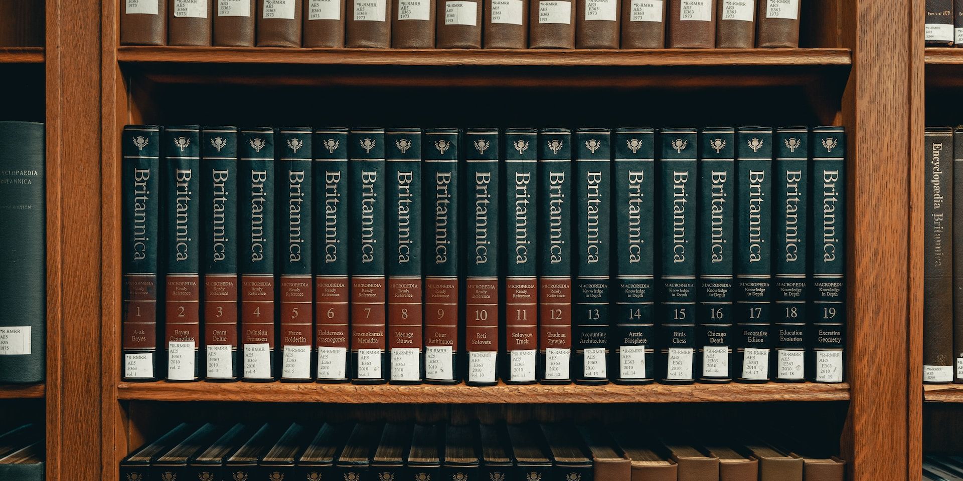 Creating Chapters in Transcripts with HappyScribe's Make With AI