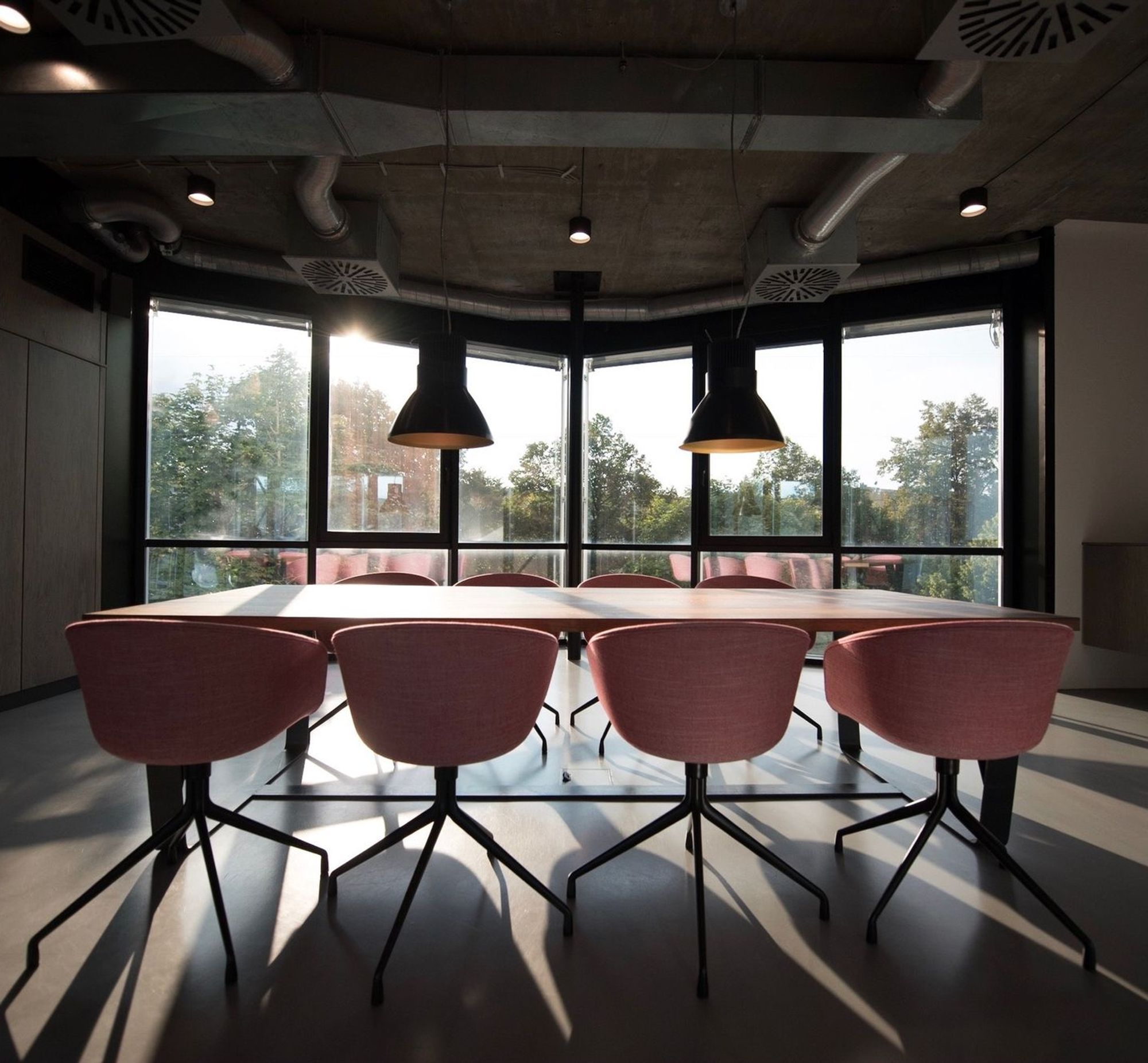 Create Meeting Minutes Accurately and Quickly