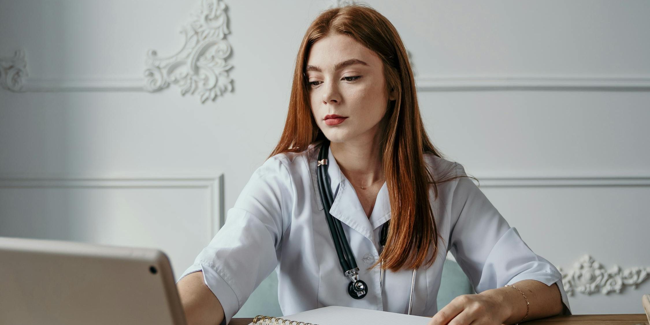 Step-by-Step Guide to Transcribing Audio Files into Text, using Happy Scribe