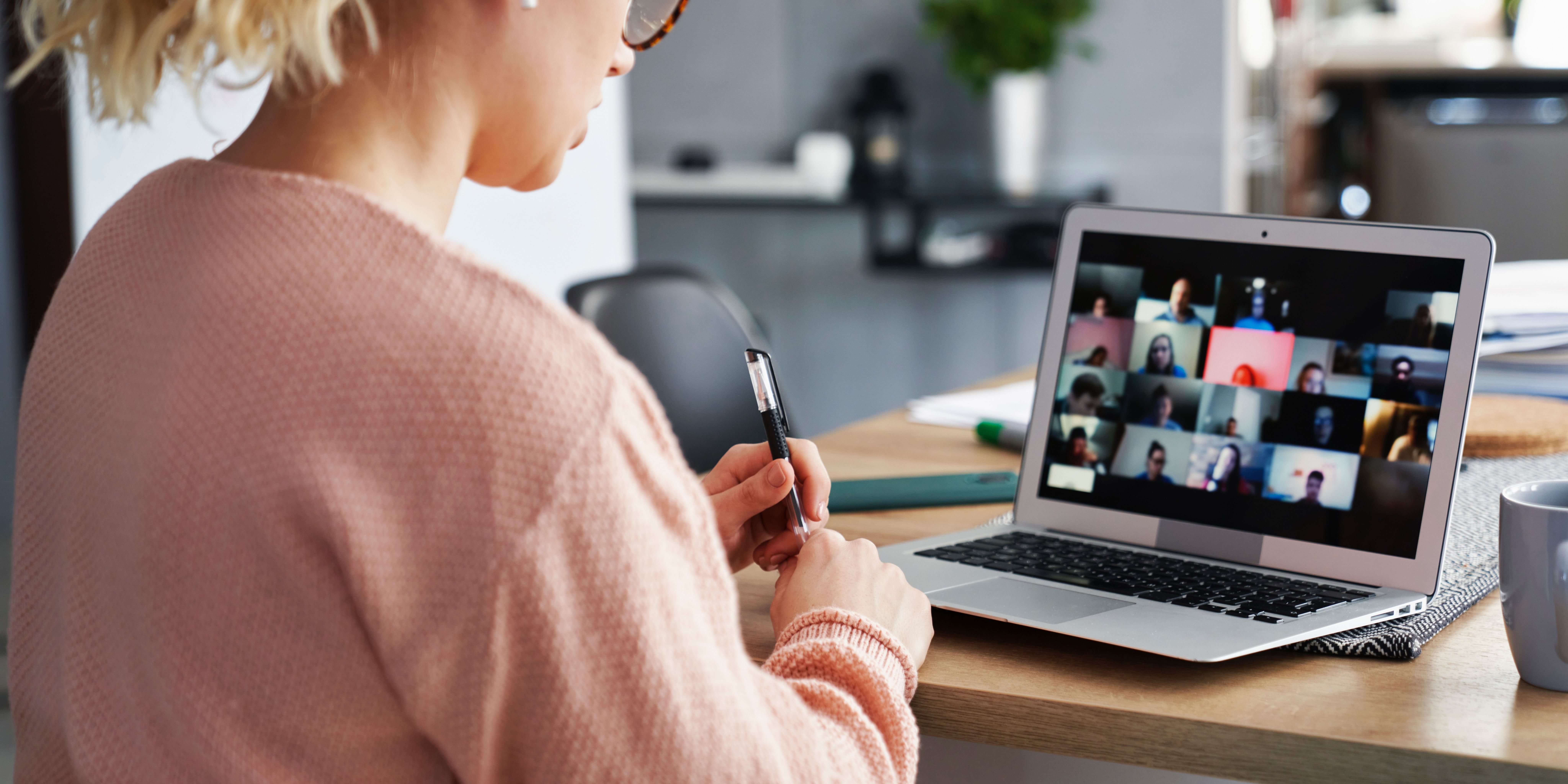 So zeichnen Sie ein Meeting in Microsoft Teams auf – 2026