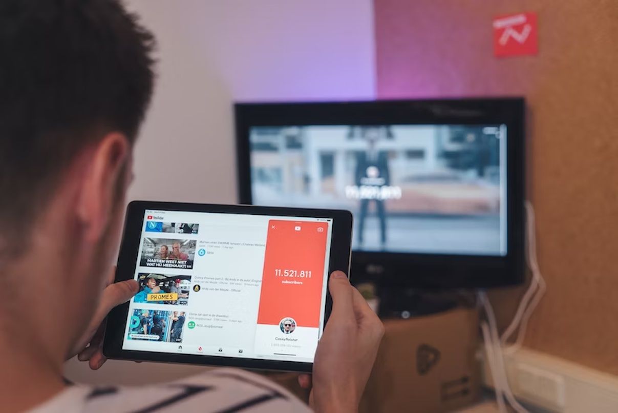 Maîtriser les sous-titres pour YouTube : Un guide pour les équipes médias et de contenu